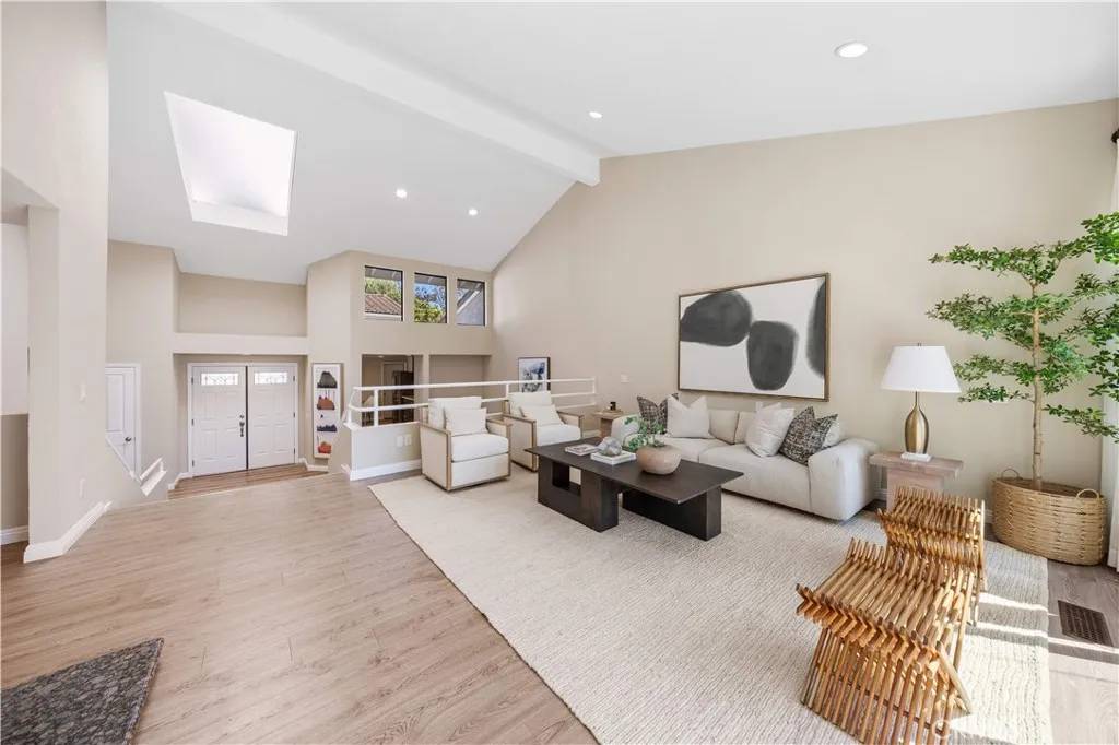 Irvine, CA 92612,15 Valley View