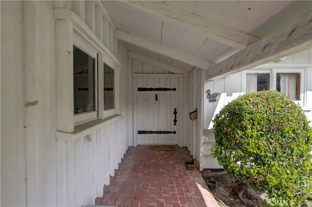 Palos Verdes Estates, CA 90274,2521 Novato Place