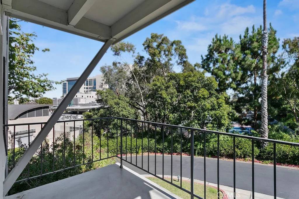 Newport Beach, CA 92663,200 Mcneil Lane #112