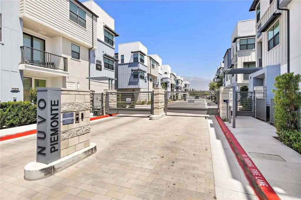 Ontario, CA 91764,944 N Divino Privado #57