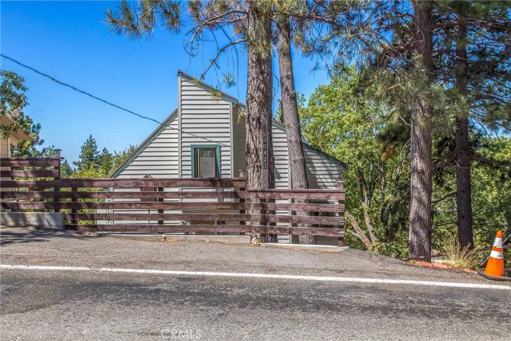 Running Springs, CA 92382,30421 Live Oak Drive