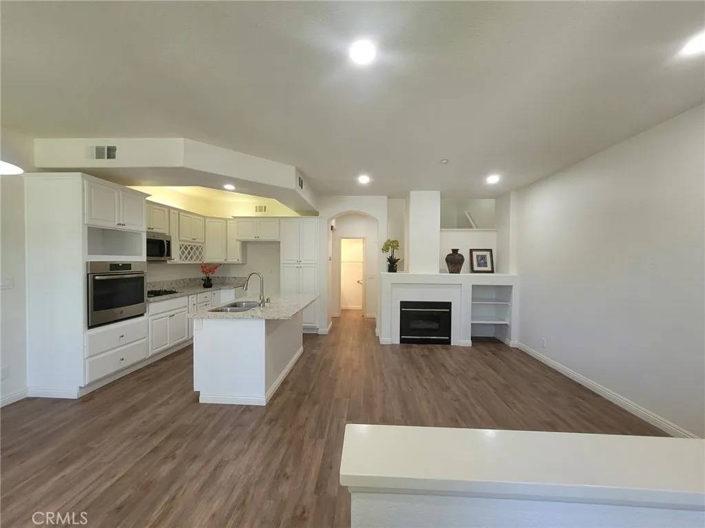 Irvine, CA 92618,803 Maplewood