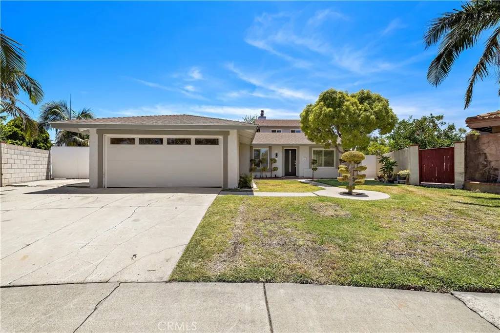 Santa Ana, CA 92707,822 E Borchard Avenue