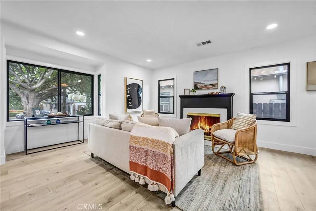 Pasadena, CA 91107,57 S Grand Oaks Avenue