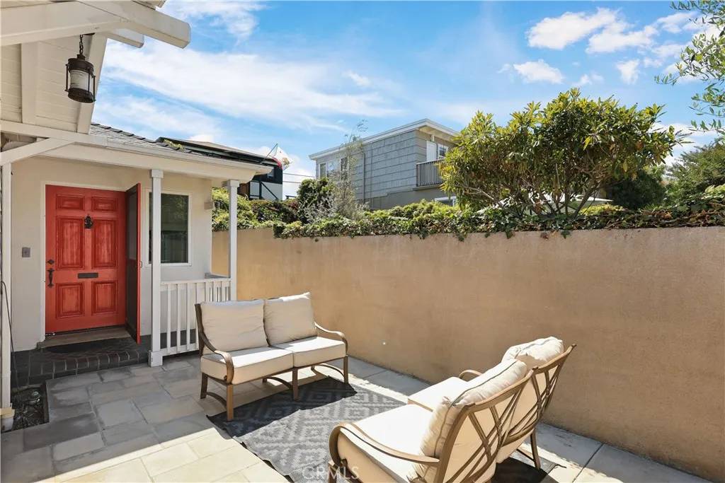 Laguna Beach, CA 92651,1029 Glenneyre Street
