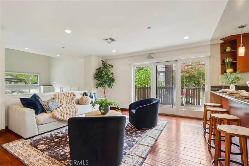 Sierra Madre, CA 91024,50 Esperanza Avenue #A