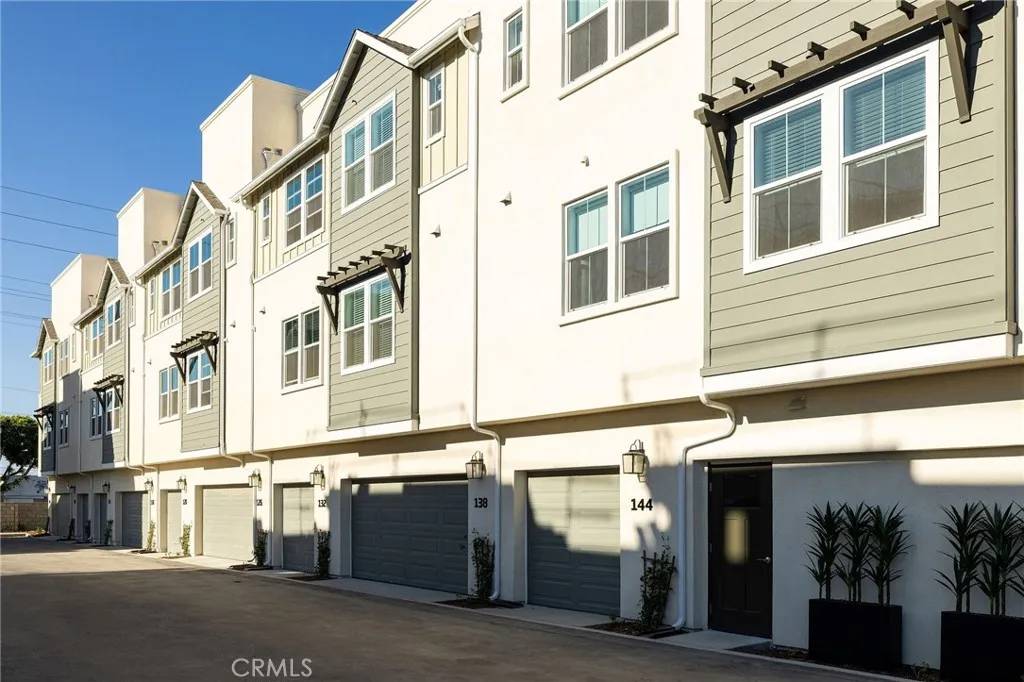 Compton, CA 90220,140 S Tulip Avenue
