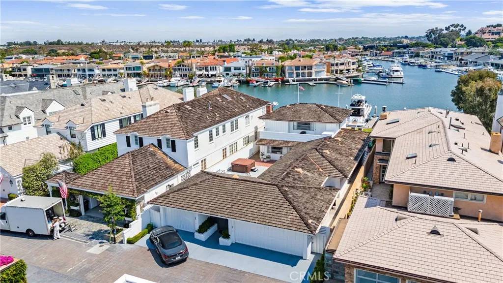 Newport Beach, CA 92660,11 Harbor Island