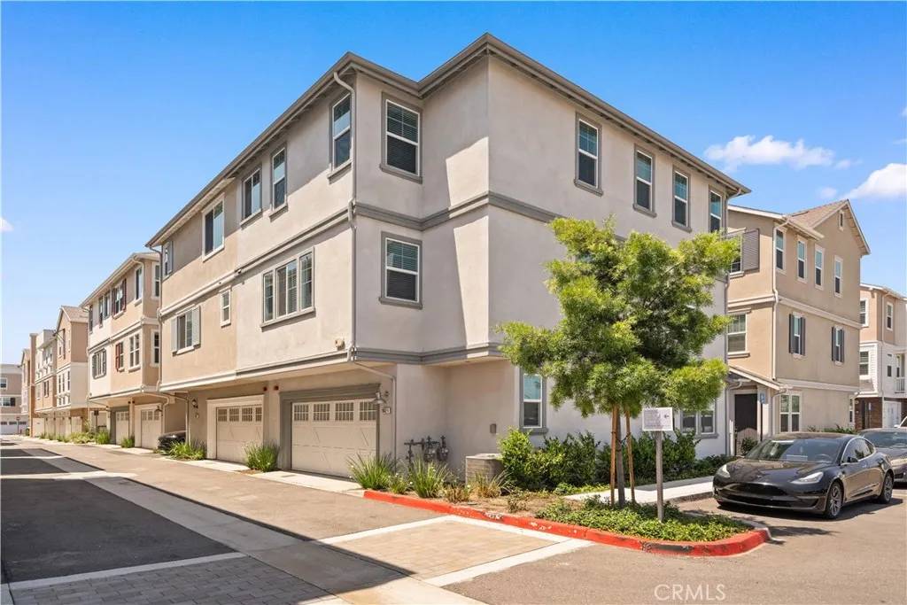 Anaheim, CA 92801,1042 N Anaheim Blvd #2