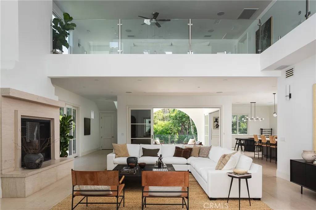 Newport Beach, CA 92660,375 Santa Isabel Avenue