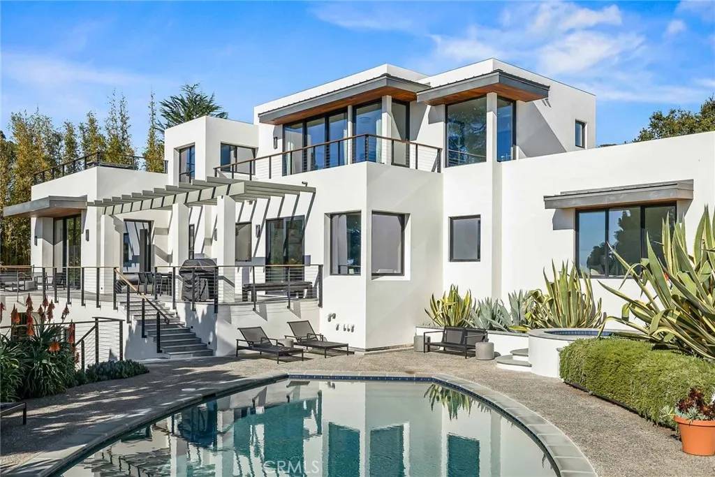 Santa Barbara, CA 93103,1131 Las Alturas Road #2