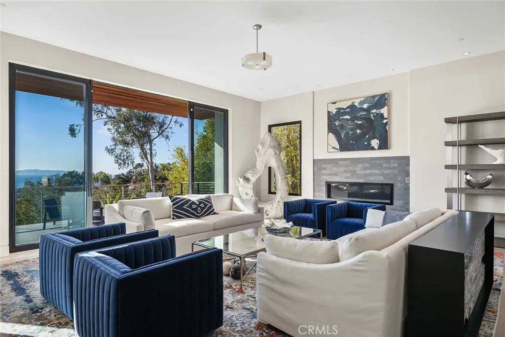 Santa Barbara, CA 93103,1131 Las Alturas Road #3