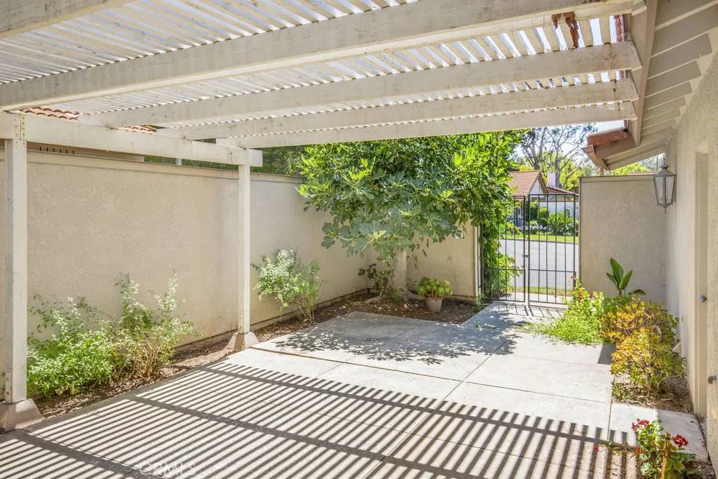 Laguna Woods, CA 92637,5006 Duverney