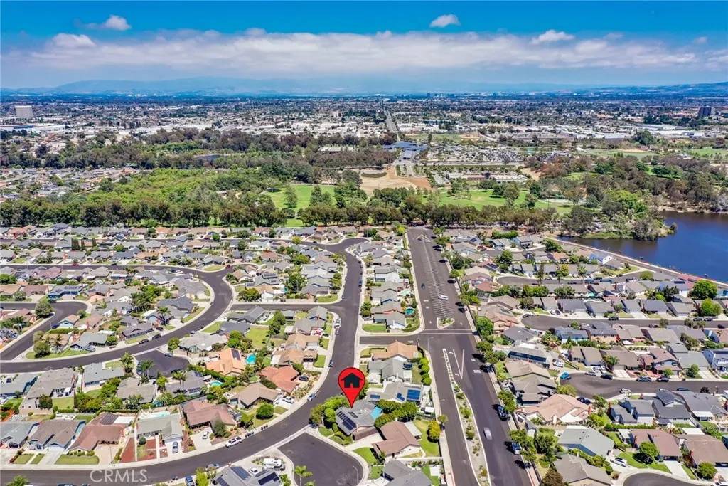 Huntington Beach, CA 92647,6522 Cadiz Circle