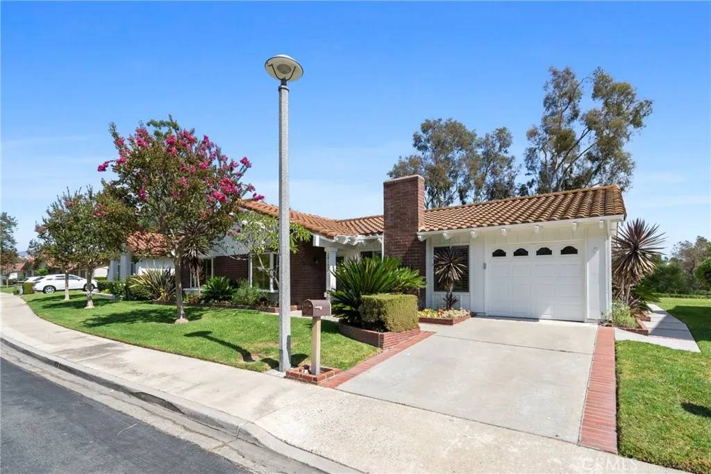 Mission Viejo, CA 92692,28162 Via Cernuda