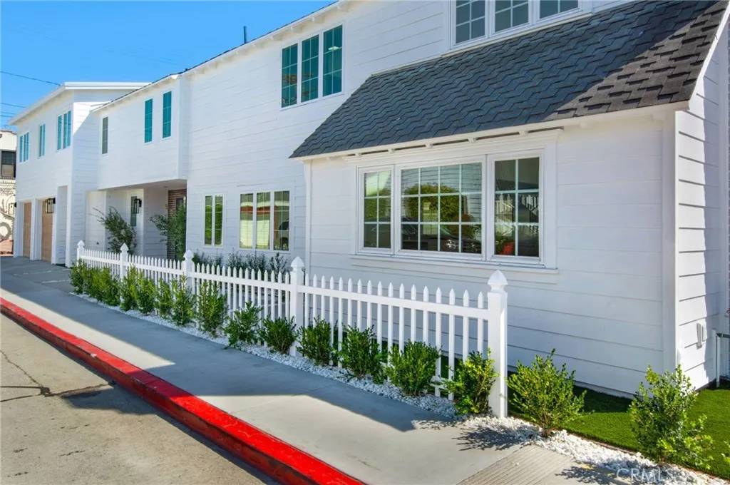 Newport Beach, CA 92662,1103 Balboa Avenue