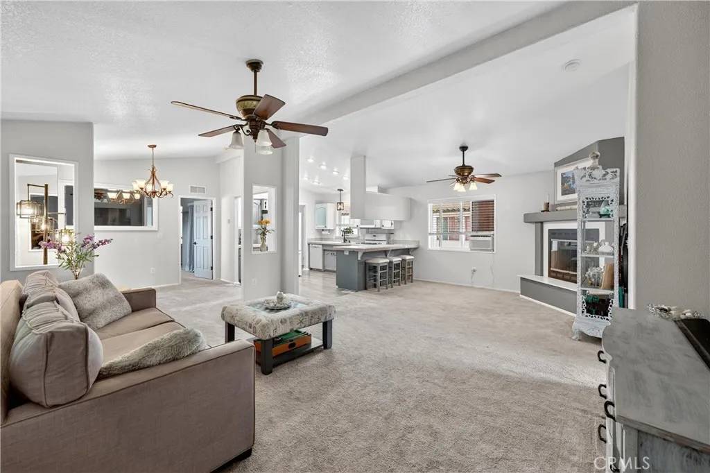 Tustin, CA 92780,123 Madrid