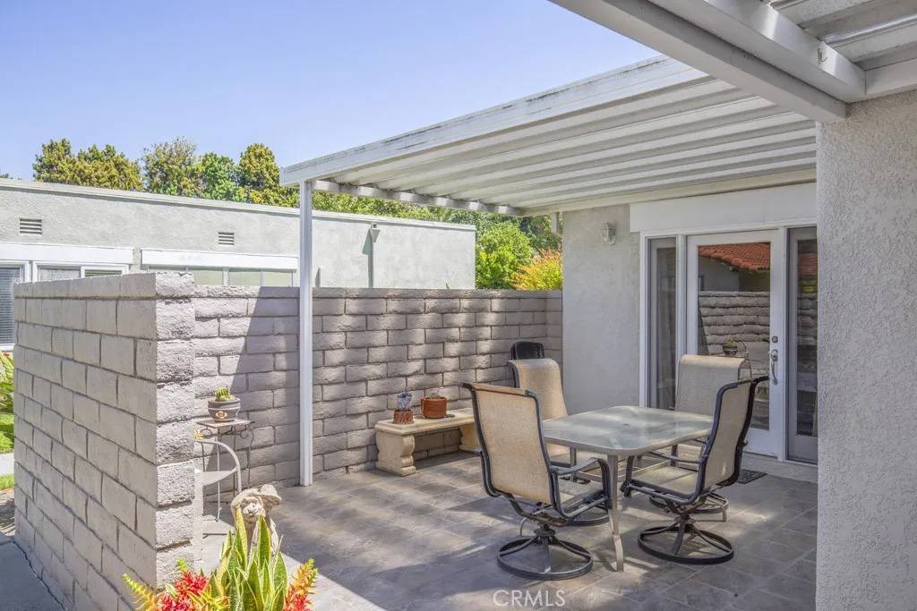 Laguna Woods, CA 92637,2372 Via Mariposa West #B
