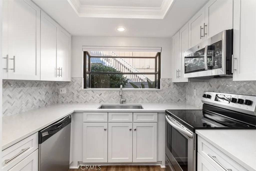 San Diego, CA 92109,1828 Diamond Street #3