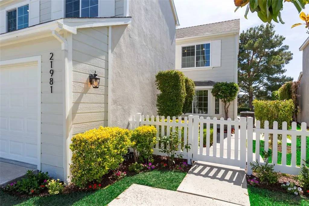 Mission Viejo, CA 92692,21981 Birchwood