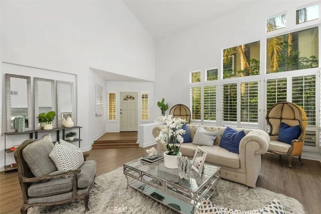 Laguna Niguel, CA 92677,29522 Seriana