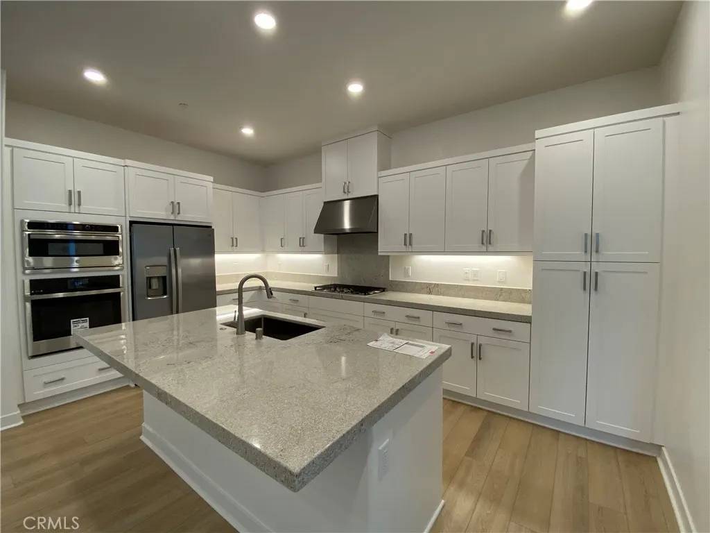 Irvine, CA 92618,142 Sentosa