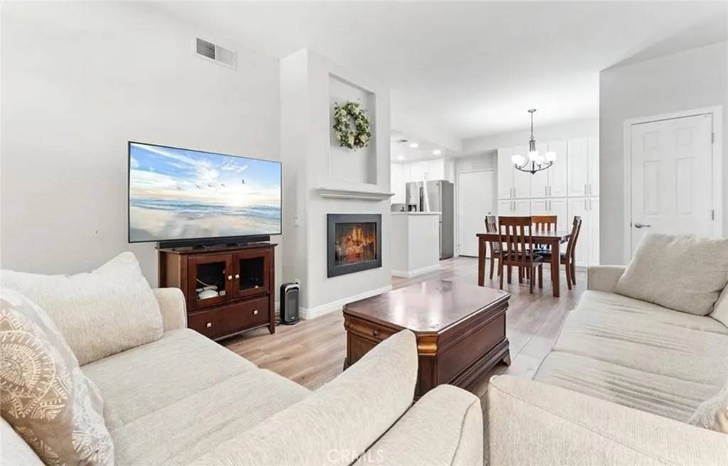 Rancho Santa Margarita, CA 92688,9 Escarlata