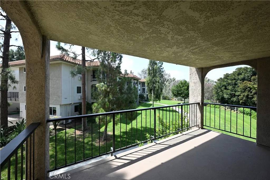 Laguna Woods, CA 92637,3241 San Amadeo #2H