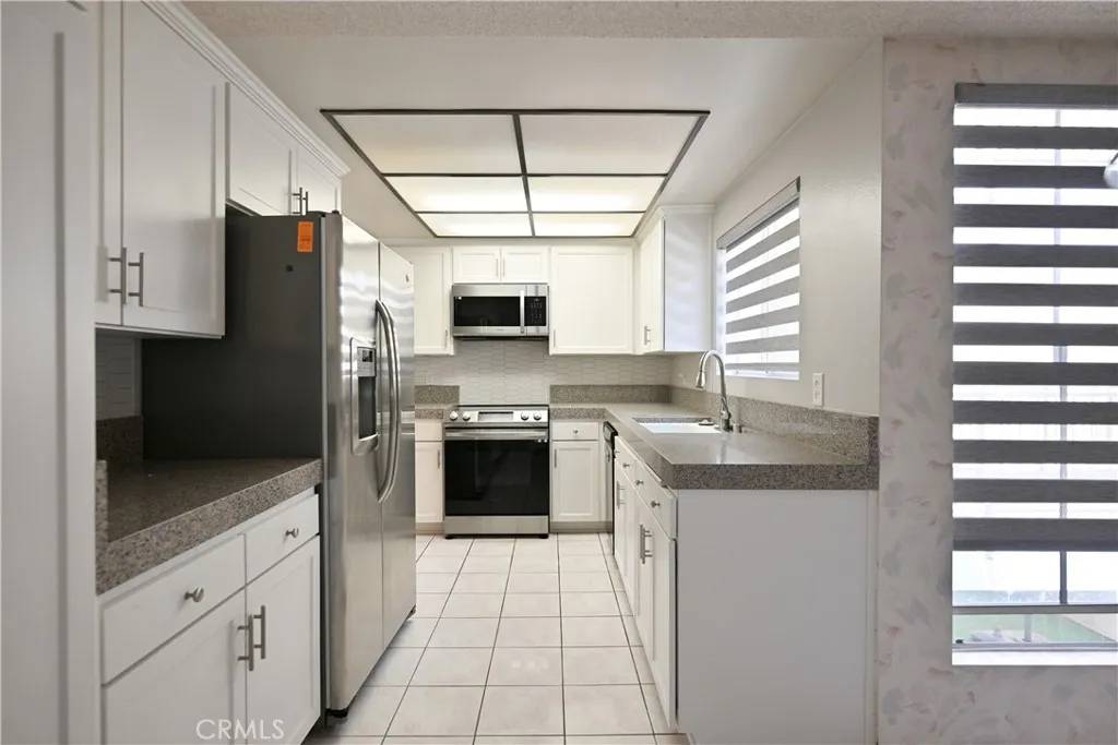 Laguna Woods, CA 92637,3241 San Amadeo #2H