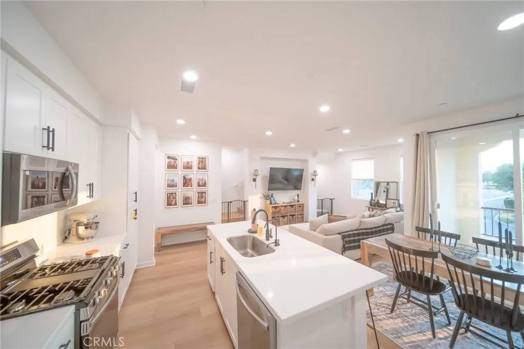 Huntington Beach, CA 92647,17952 Seaglass Drive