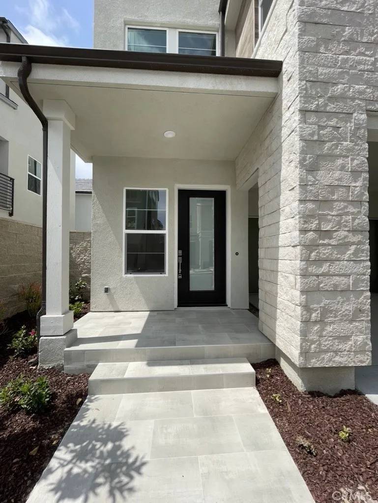 Lake Forest, CA 92630,211 Pin Lane