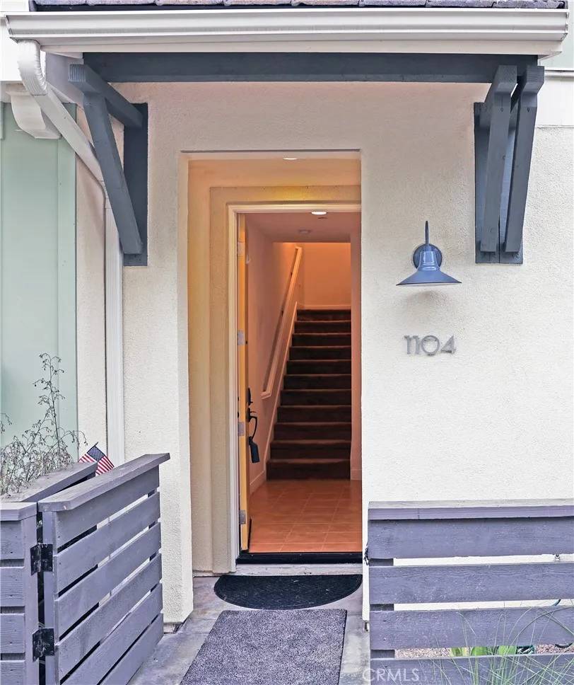 Oceanside, CA 92054,1104 Hibiscus Way