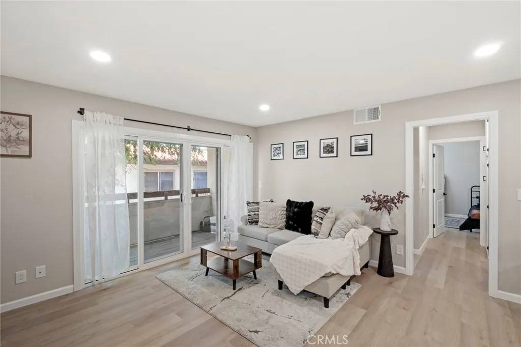 Santa Ana, CA 92704,2501 W Sunflower Avenue #J10
