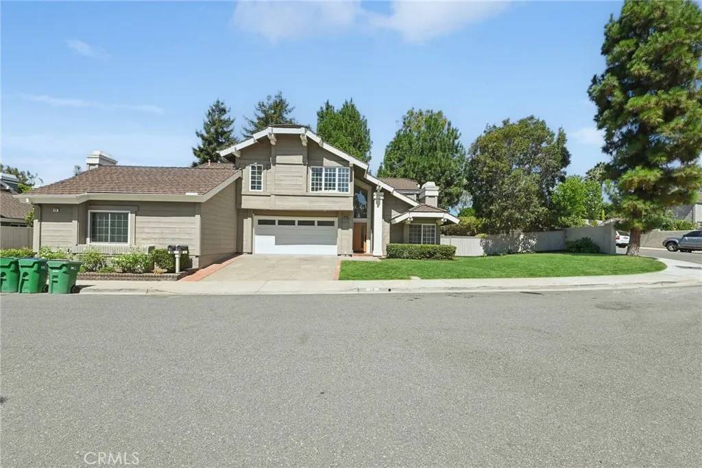 Irvine, CA 92603,26 Hillgrass