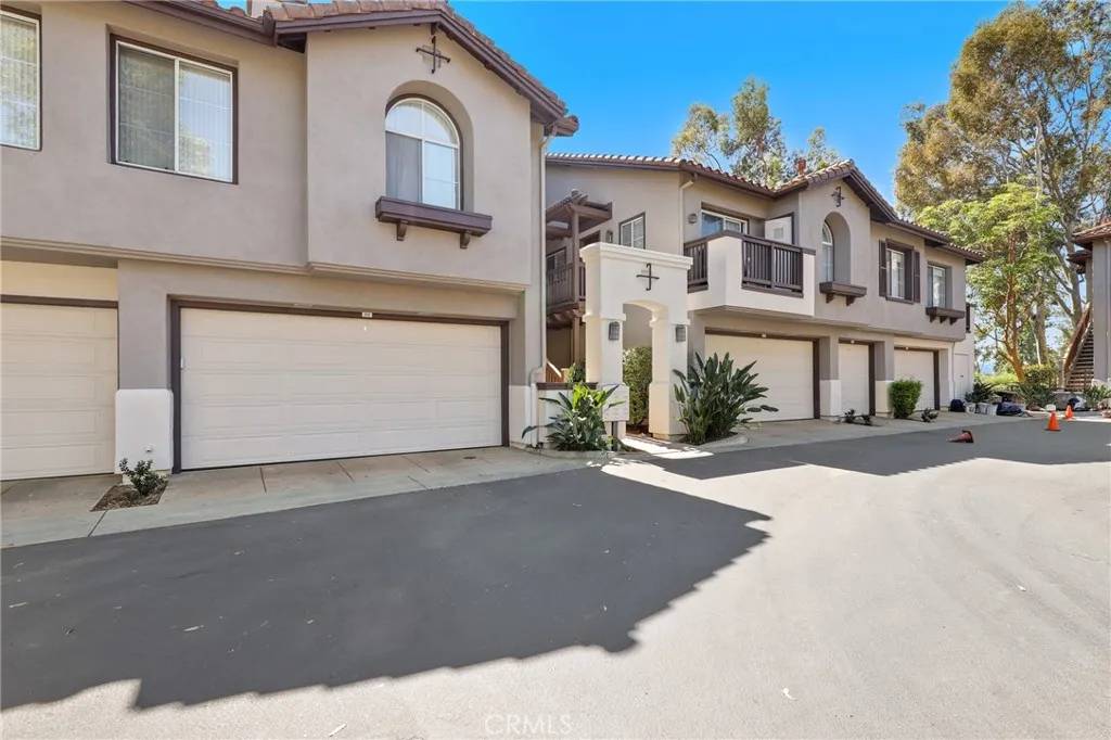 Tustin, CA 92782,2960 Champion Way #1208