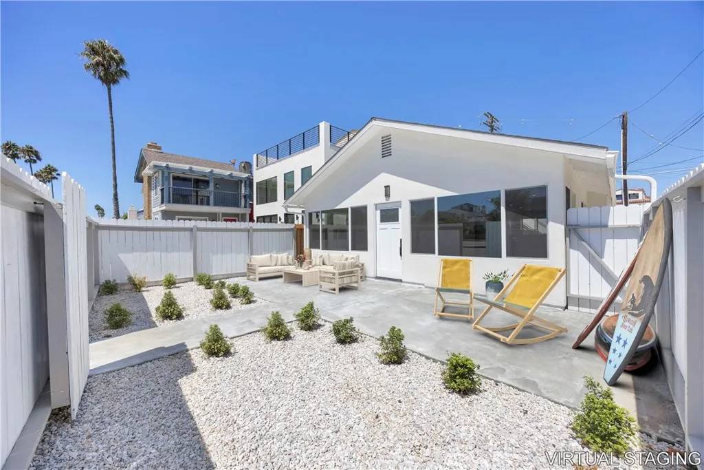 Newport Beach, CA 92661,806 W Balboa Boulevard