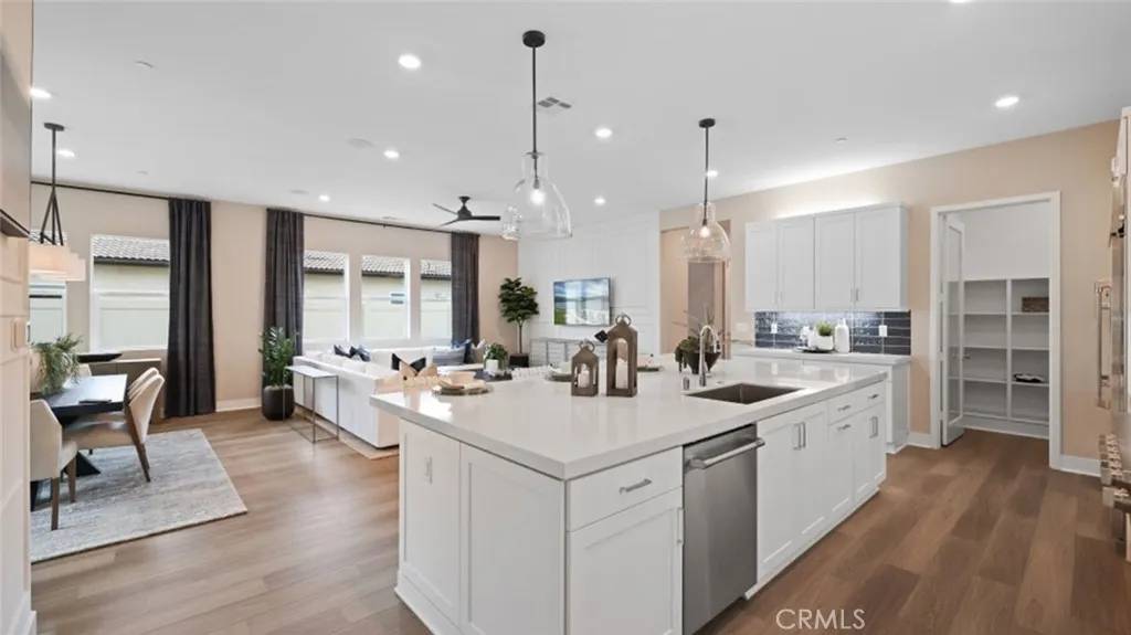 Valencia, CA 91354,29610 Paseo Capilla