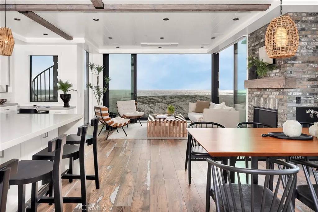 Newport Beach, CA 92663,7210 W. Oceanfront