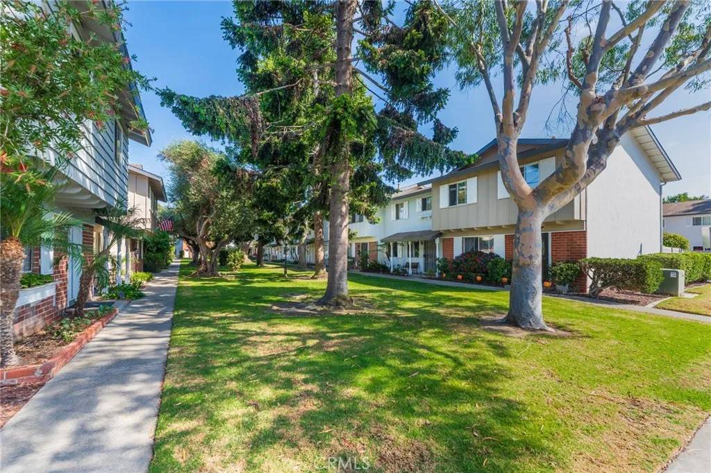 Huntington Beach, CA 92646,9667 Durham