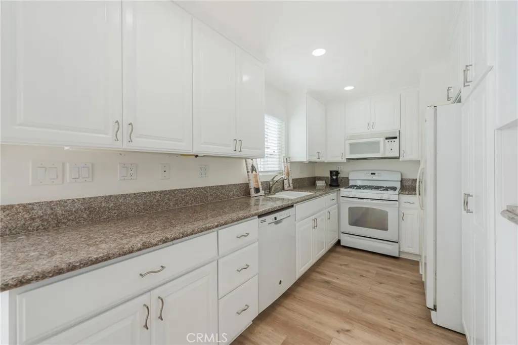 Huntington Beach, CA 92646,9667 Durham