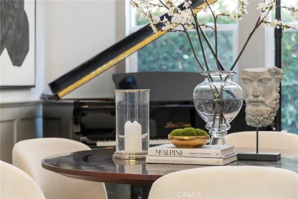 Irvine, CA 92602,8 Upland