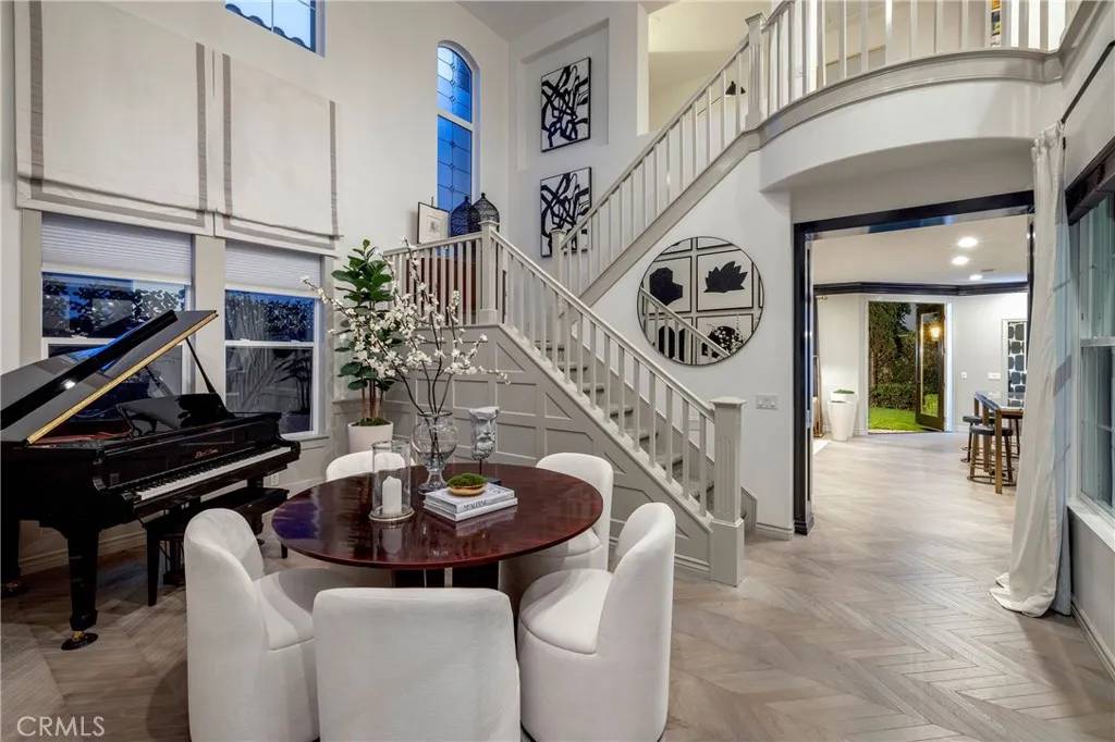 Irvine, CA 92602,8 Upland