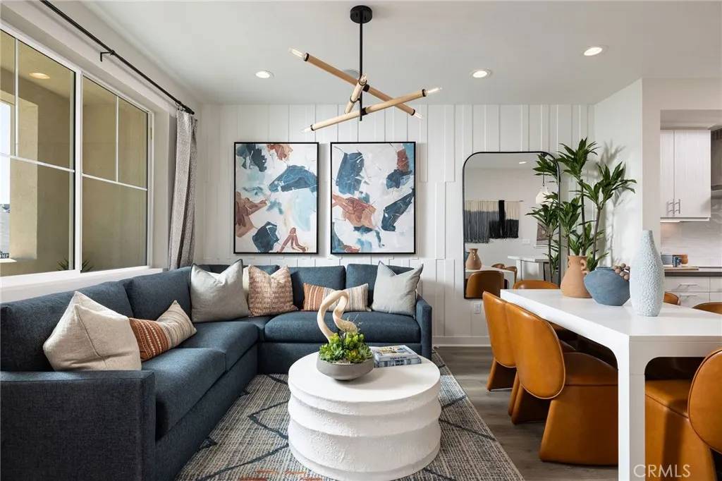 Upland, CA 91786,125 Towns Avenue