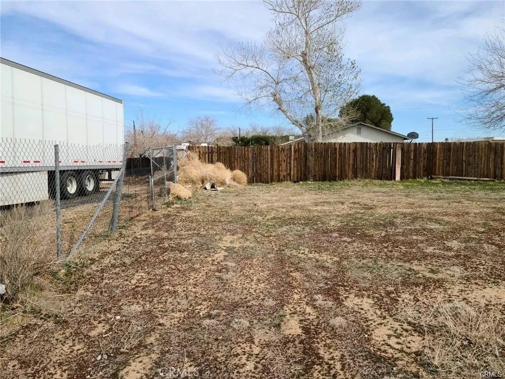 Palmdale, CA 93550,25 E Avenue Q2