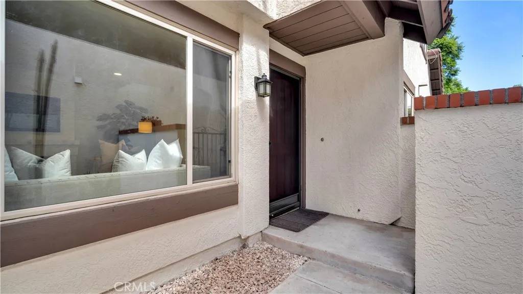 Irvine, CA 92620,3 Varesa