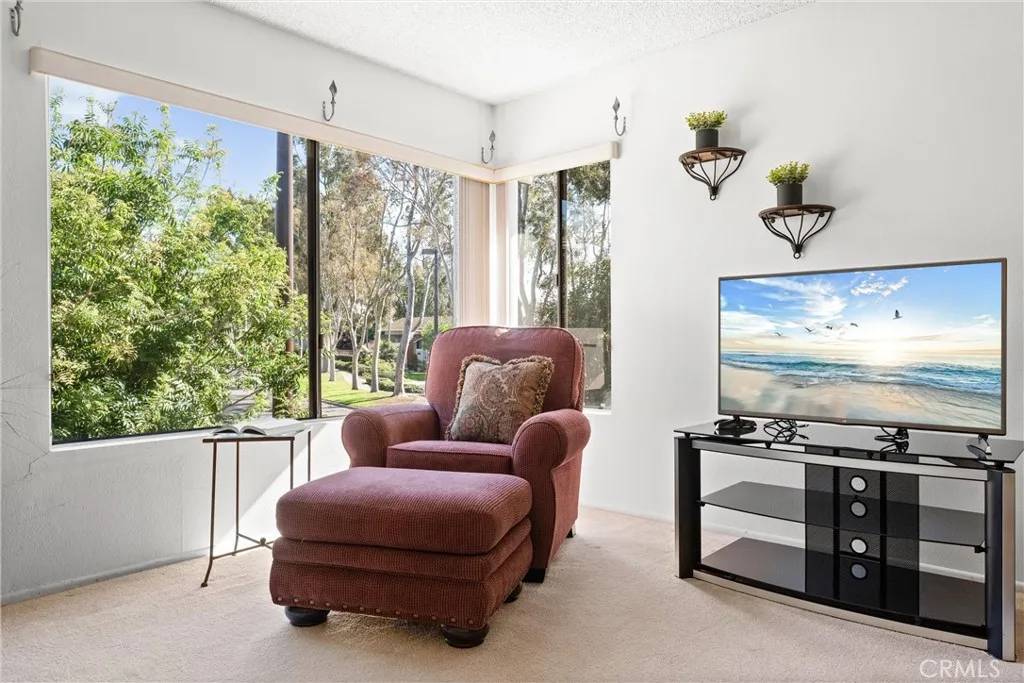 Irvine, CA 92614,1 Smokestone