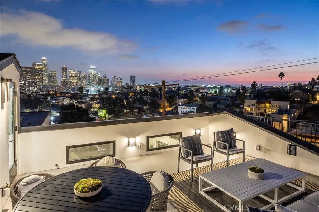 Los Angeles, CA 90026,955 Everett Street