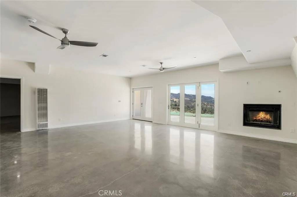 Topanga, CA 90290,2411 N Topanga Canyon Boulevard