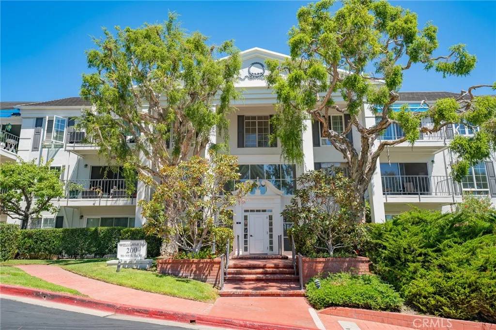 Newport Beach, CA 92663,200 Mcneil Lane #104