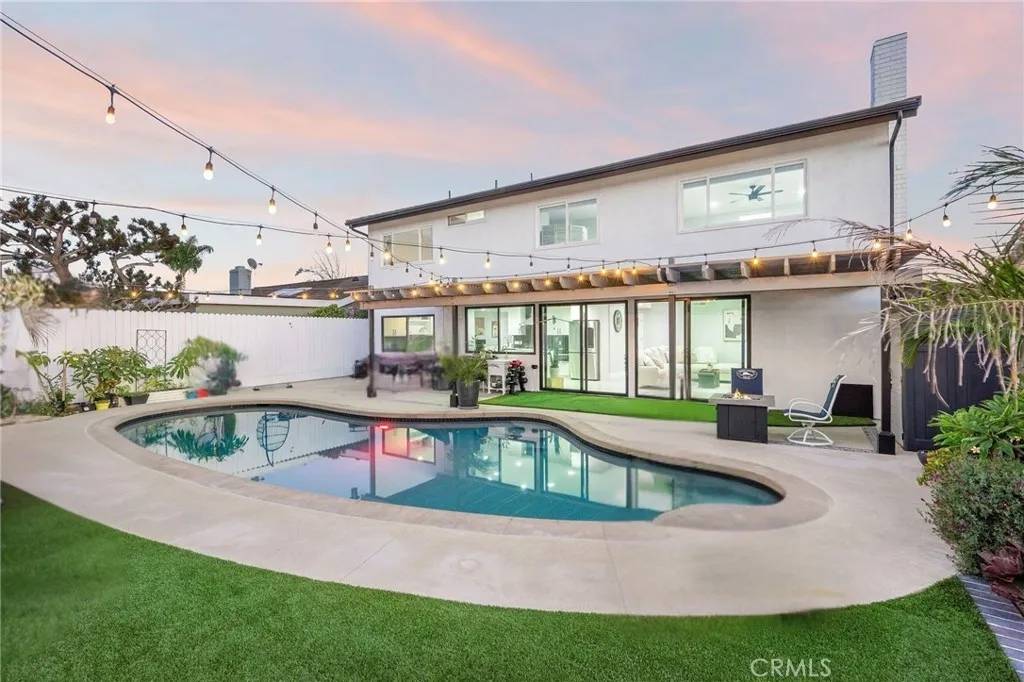 Huntington Beach, CA 92647,6611 Crista Palma